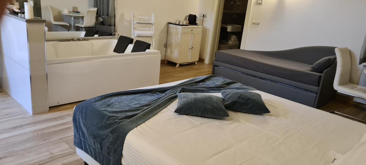 B&B Emozioni E Relax Pietole Eksteriør billede