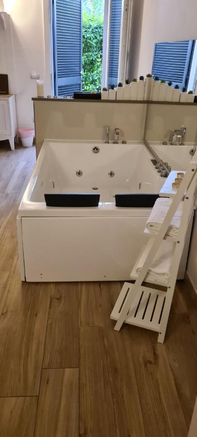 B&B Emozioni E Relax Pietole Eksteriør billede