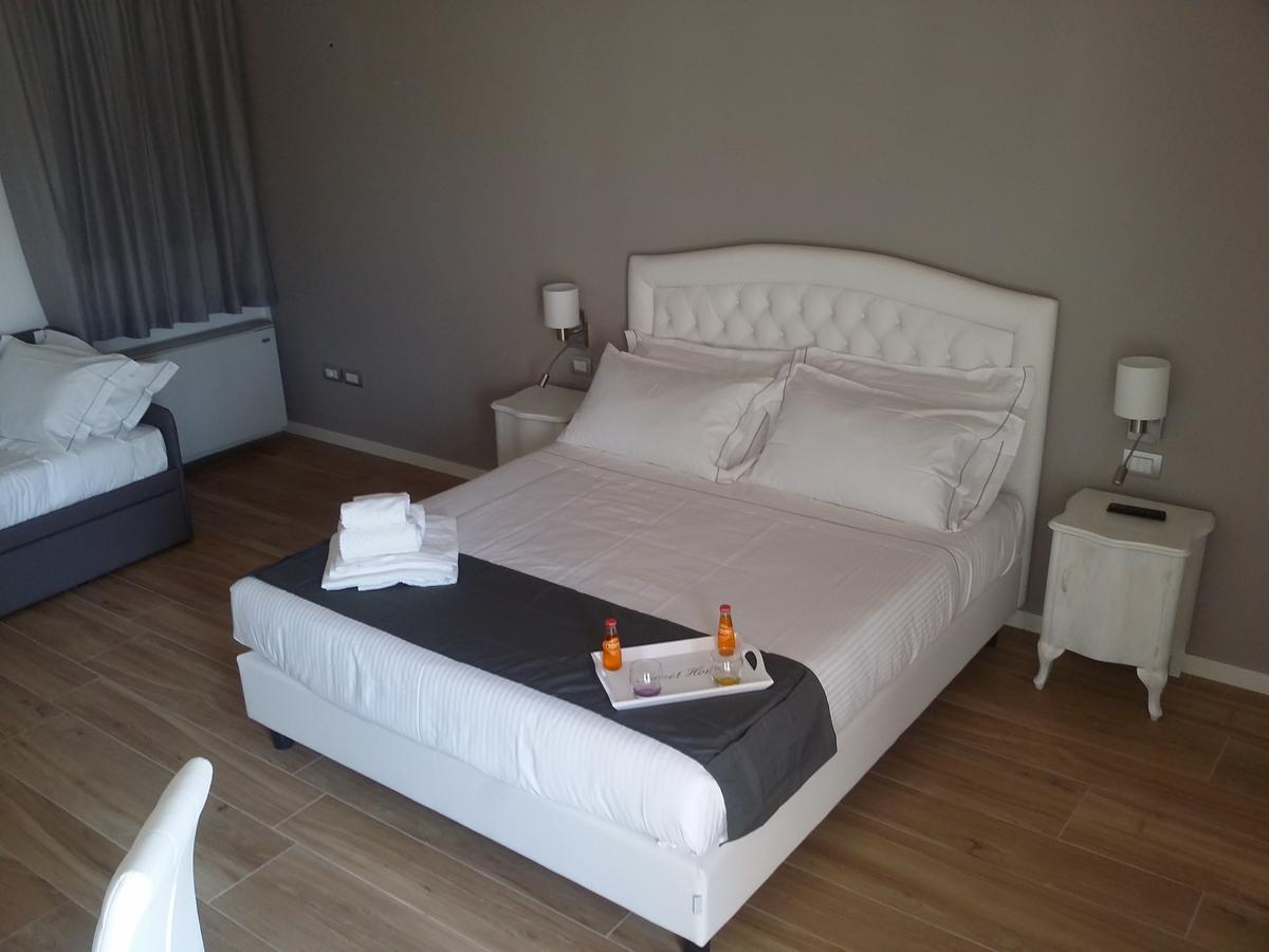 B&B Emozioni E Relax Pietole Eksteriør billede