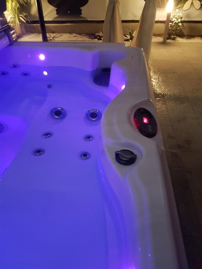 B&B Emozioni E Relax Pietole Eksteriør billede