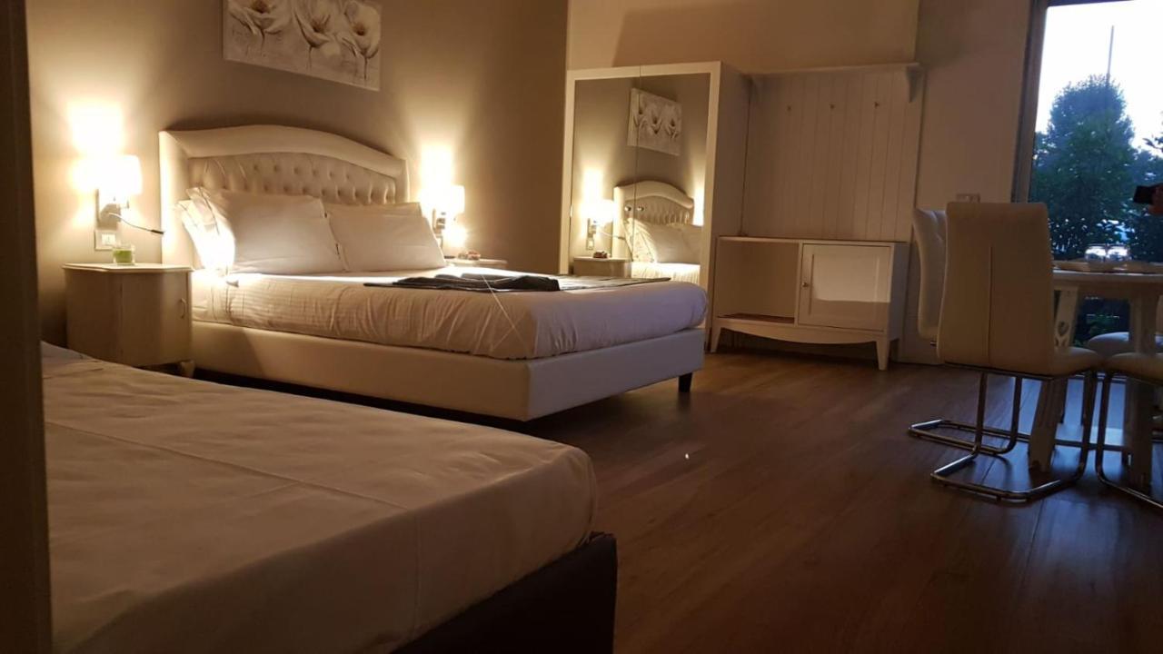 B&B Emozioni E Relax Pietole Eksteriør billede