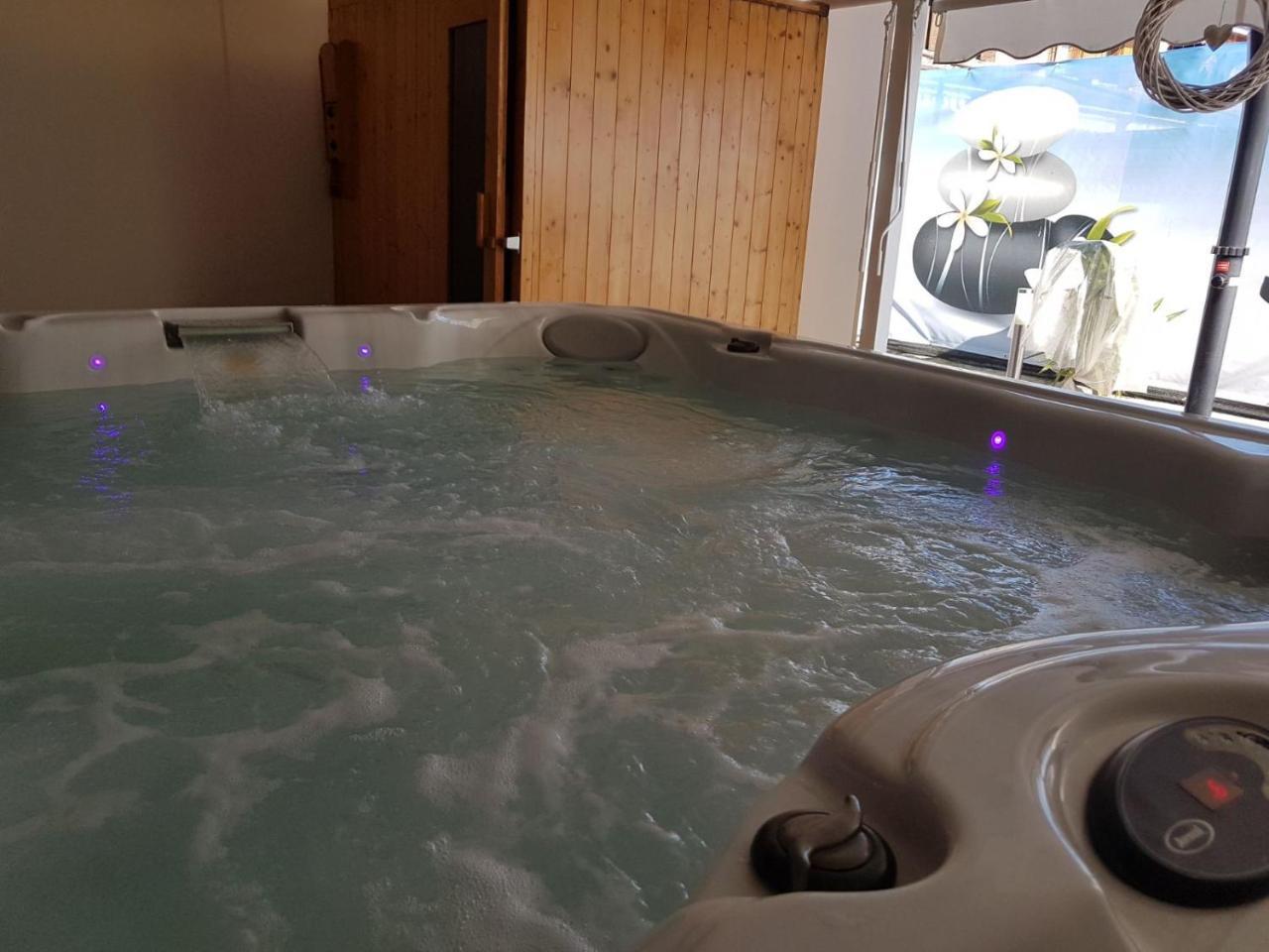 B&B Emozioni E Relax Pietole Eksteriør billede